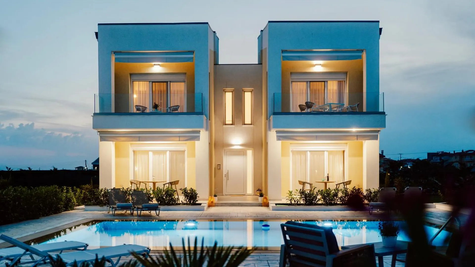 La Mas - Sea Side Flats location